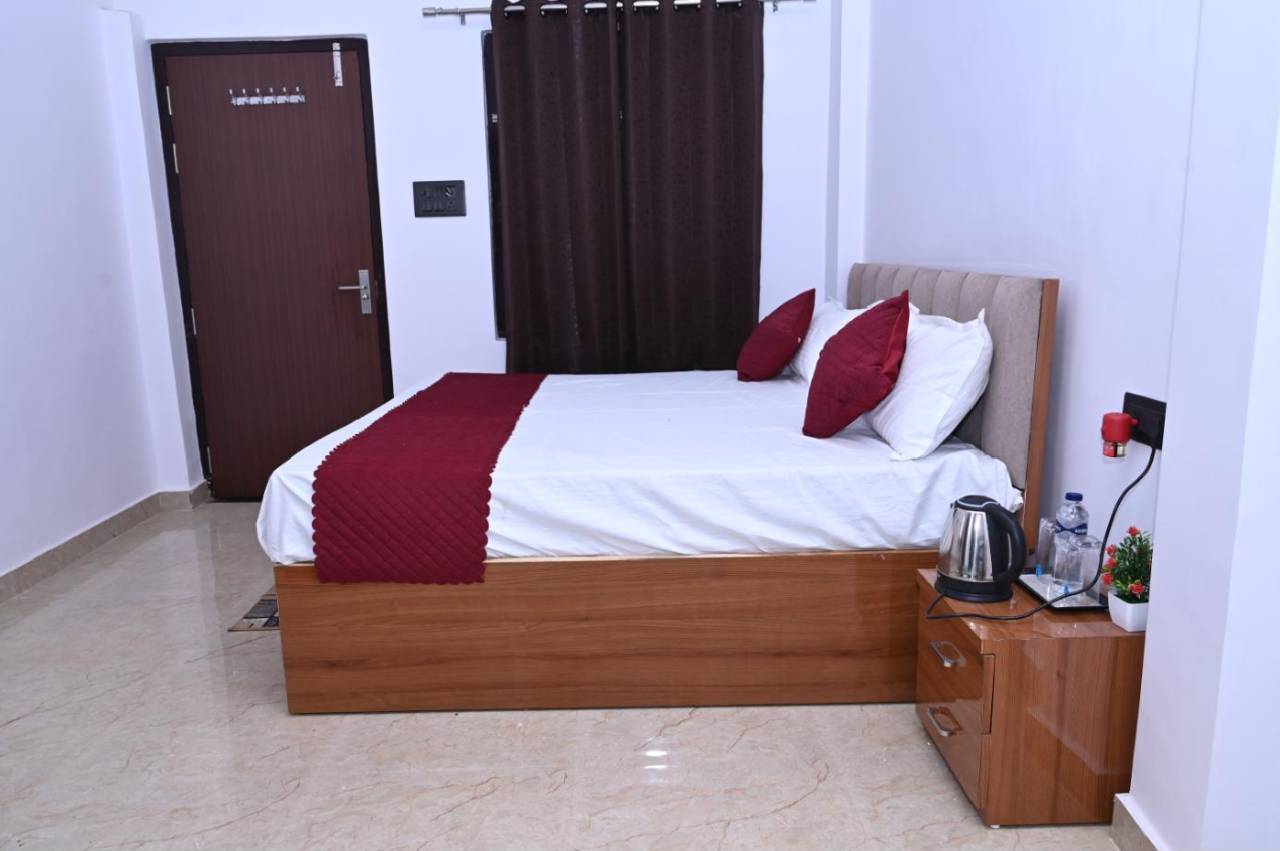 Deluxe AC Room